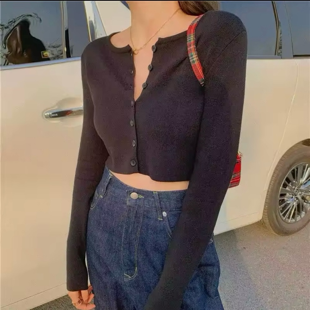 Black Cropped Cardigan in size XS